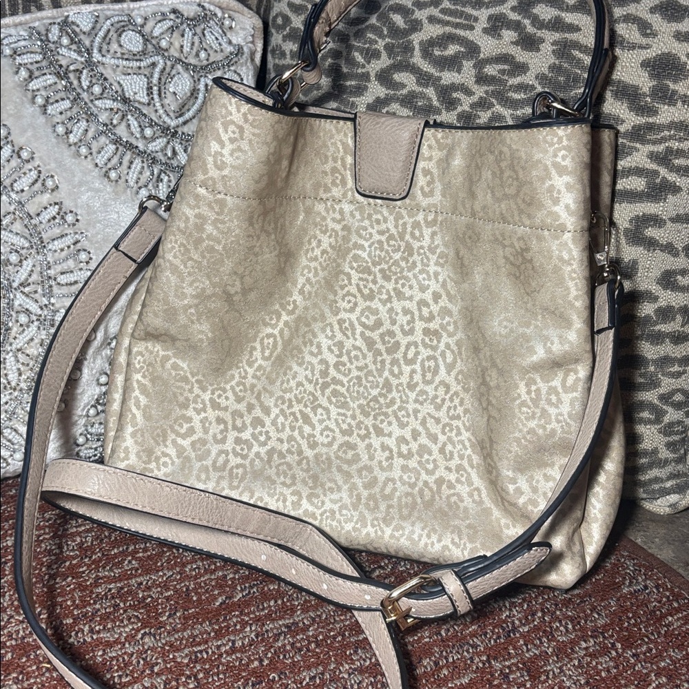 Jen & co Tati Gold metallic leopard print top handle crossbody multi pocket bag